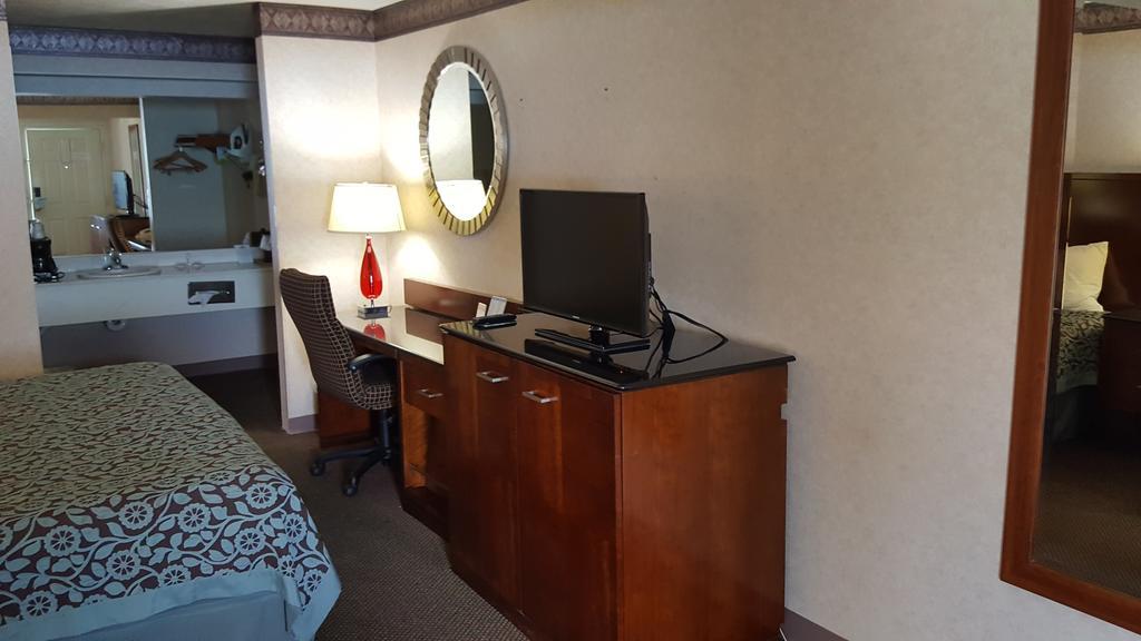 Days Inn By Wyndham Morristown Extérieur photo
